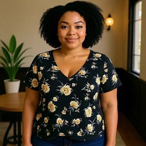 Misia Short Sleeve Floral V-Neck Blouse with Twisted Detail at Front Hem Sz 1X